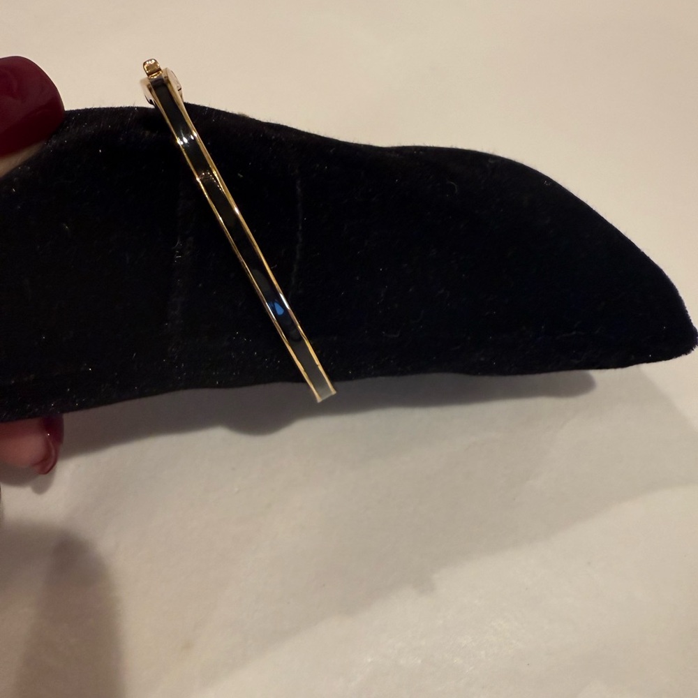 Kate Spade Gold and Black Bow bracelet. Brand New, No tags... giftable - Picture 6 of 13